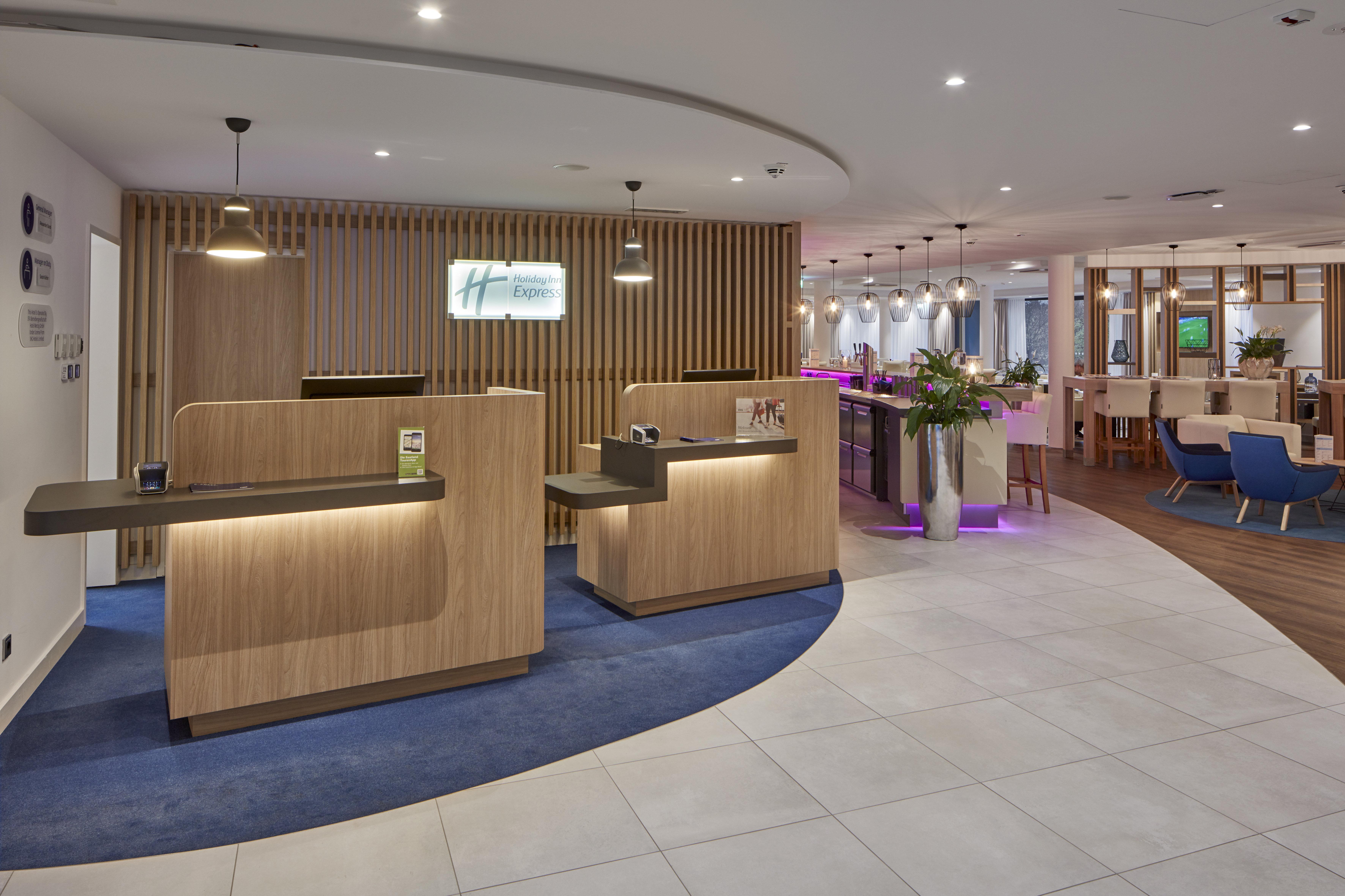 Holiday Inn Express - Merzig By Ihg Экстерьер фото