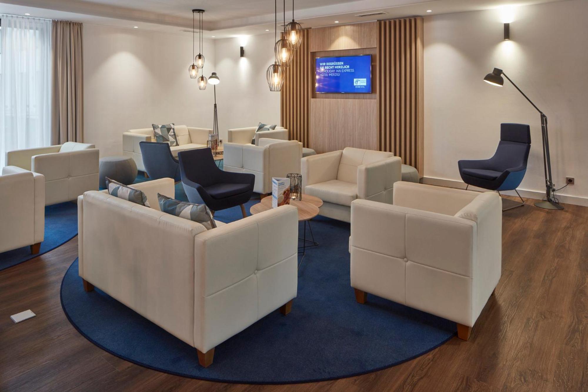 Holiday Inn Express - Merzig By Ihg Экстерьер фото